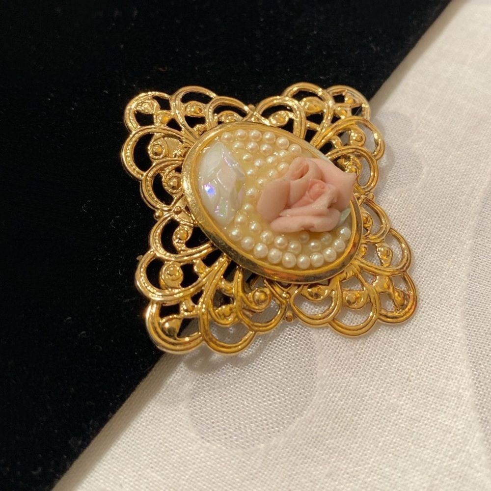 Vintage Carved Rose And Pearl Brooch - Picture 3 of 6